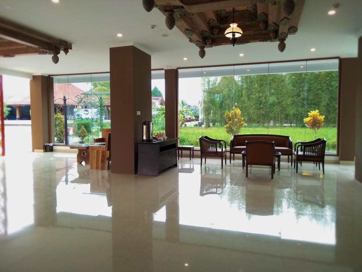 Java Village Resort By Homee Yogyakarta Слеман Екстериор снимка