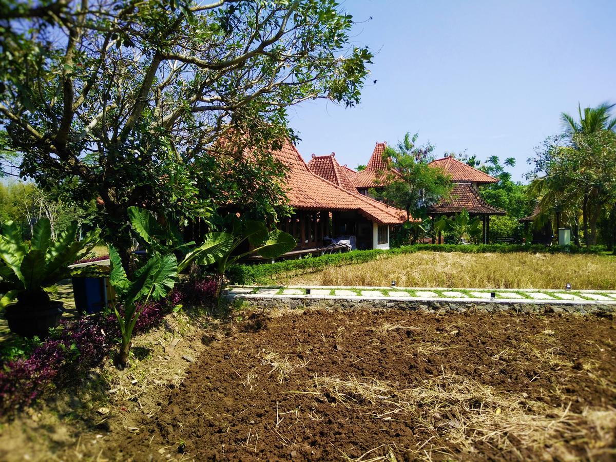 Java Village Resort By Homee Yogyakarta Слеман Екстериор снимка
